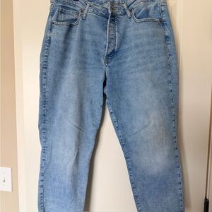 Old Navy woman’s OG straight raw edge, Relaxed Fit Light Blue Jeans